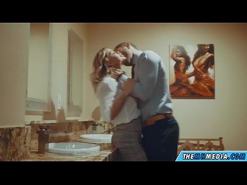 ❤️ Nuair a mheallann blonde busty tú i seomra scíthe poiblí ☑ Porn álainn ag ga.appassistance.ru ️❤
